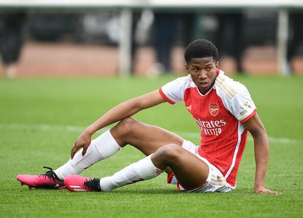 Chido Obi tiene 16 años, pero ya juega en la categoría Sub 18 del Arsenal. (Foto: Getty Images)