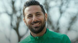 Claudio Pizarro sufrió desgarro y se perderá el reinicio de la Bundesliga con Werder Bremen