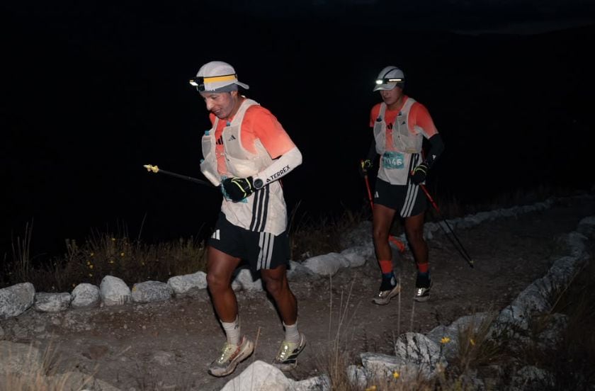 Ambos dstacados deportistas durante el exigente recorrido de la competencia en Huaraz.