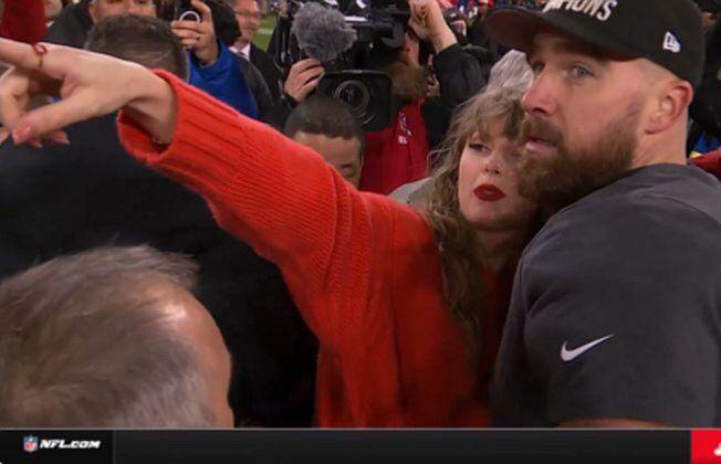 La asistencia de Taylor Swift a los juegos de los Chiefs ha sido una constante desde septiembre del 2023 y es considerada el amuleto de buena suerte. (Foto: captura @NFL / X)