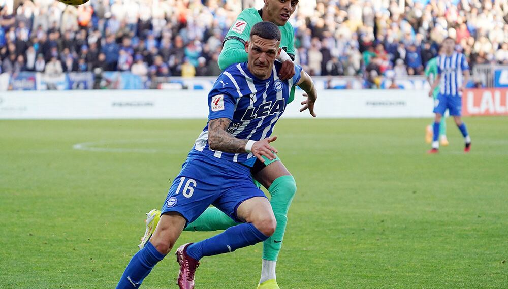 Rafa Marín podría volver al Real Madrid la siguiente temporada, aunque en el Leverkusen lo esperan. (Foto: AFP)