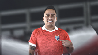 Christian Cueva renovó con Cienciano y jugará en la Noche del Rojo imperial