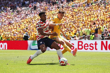 Otro anfitrión a 16avos de final: Estados Unidos derrotó 2-0 a Australia por el Mundial 2026