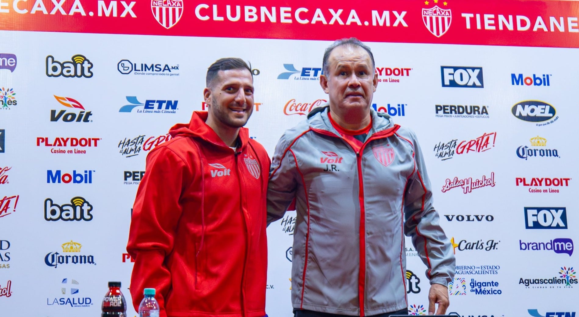 Juan Reynoso firmó por Necaxa hasta finales del 2027. (Foto: Necaxa)