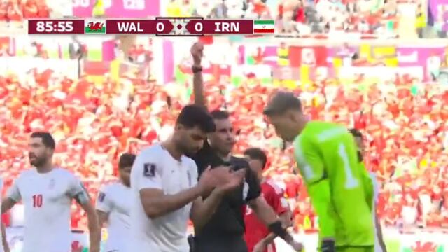 La primera expulsión en el Mundial 2022: Wayne Hennessey vio la roja en el Gales vs. Irán