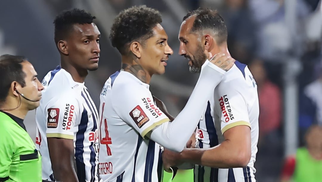 Paolo Guerrero y Hernán Barcos todavía no han coincidido en el campo jugando por Alianza Lima. (Foto: GEC)