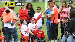 Selección Peruana: niños se divirtieron con Paolo Guerrero y Alberto Rodríguez