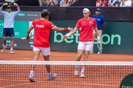 Ignacio Buse y Arklon Huertas del Pino vs. Daniel Vallejo y Martín Vergara (0-2): partido en Perú vs. Paraguay