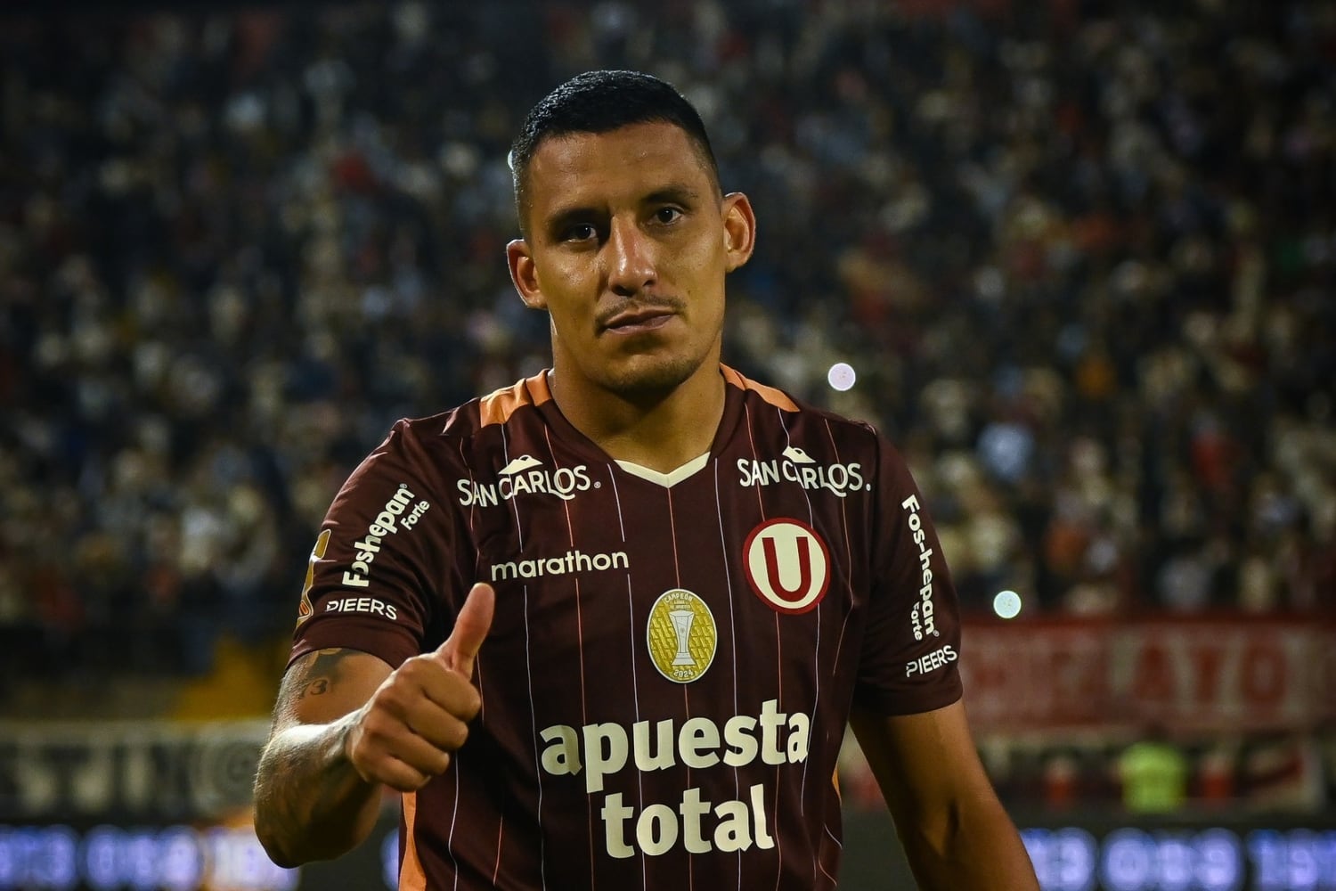 Alex Valera marcó un doblete en la victoria de la 'U' ante UTC. (Foto: Universitario / Facebook)