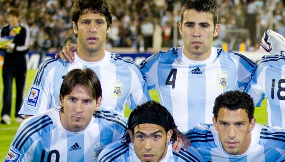 Sebastián Domínguez en la Selección Argentina con Lionel Messi. (Foto: Getty Images)