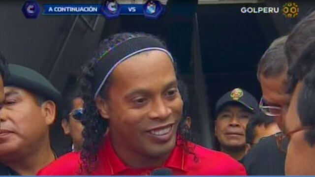 Ronaldinho: su recibimiento y sus primeras palabras con camiseta de Cienciano