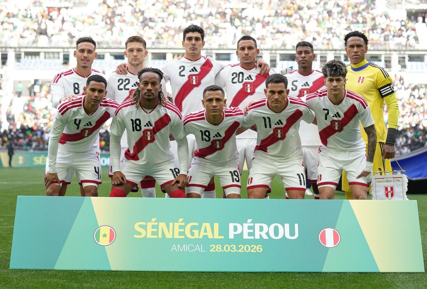 Este fue el primer 11 de Mano Menezes en la blanquirroja. (Foto: selección)