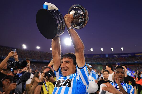 Gustavo Costas llevó a Racing a un título internacional luego de 32 años.