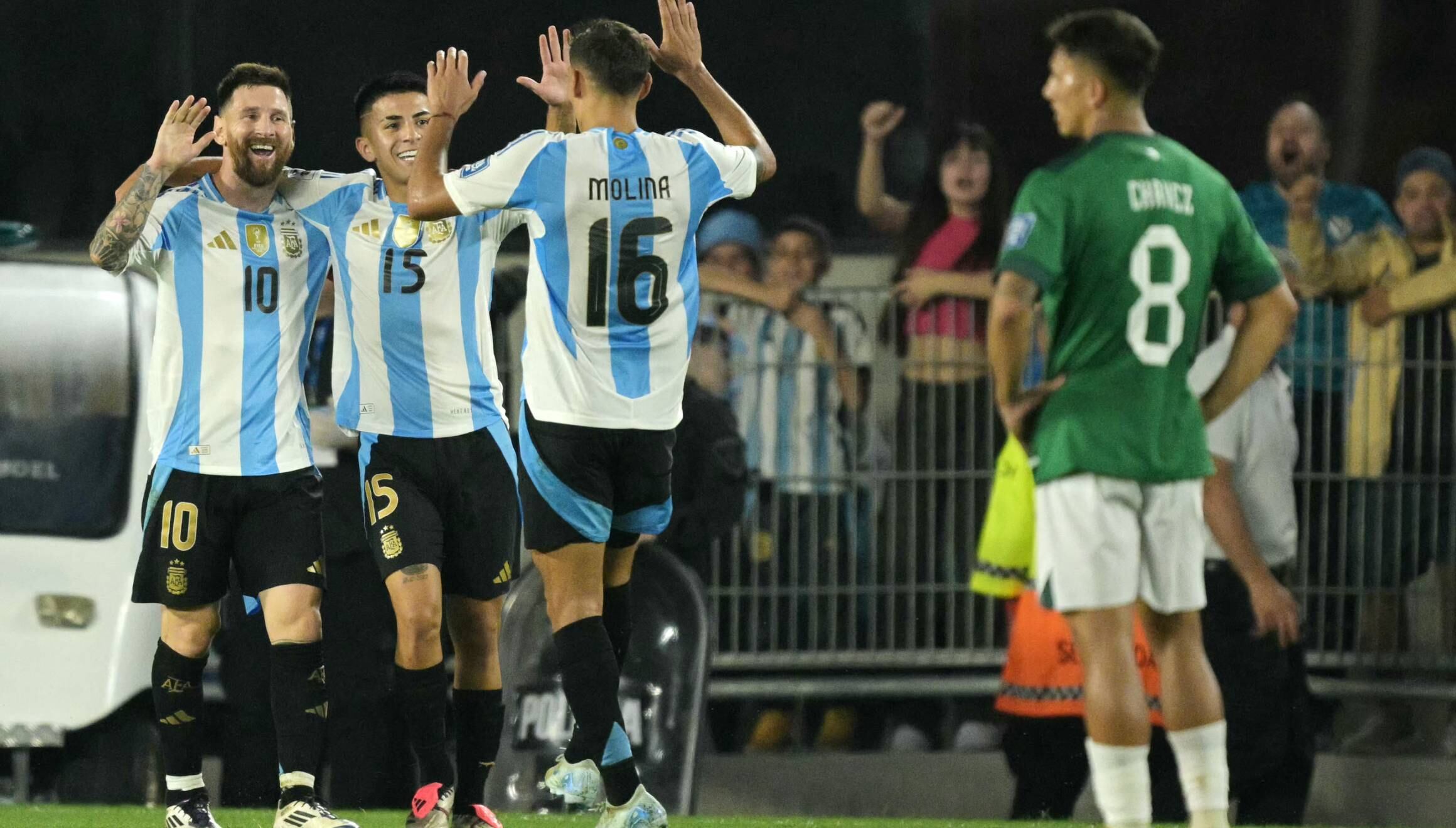Lionel Messi anotó tres goles en el triunfo de Argentina sobre Bolivia. (Foto: AFP)