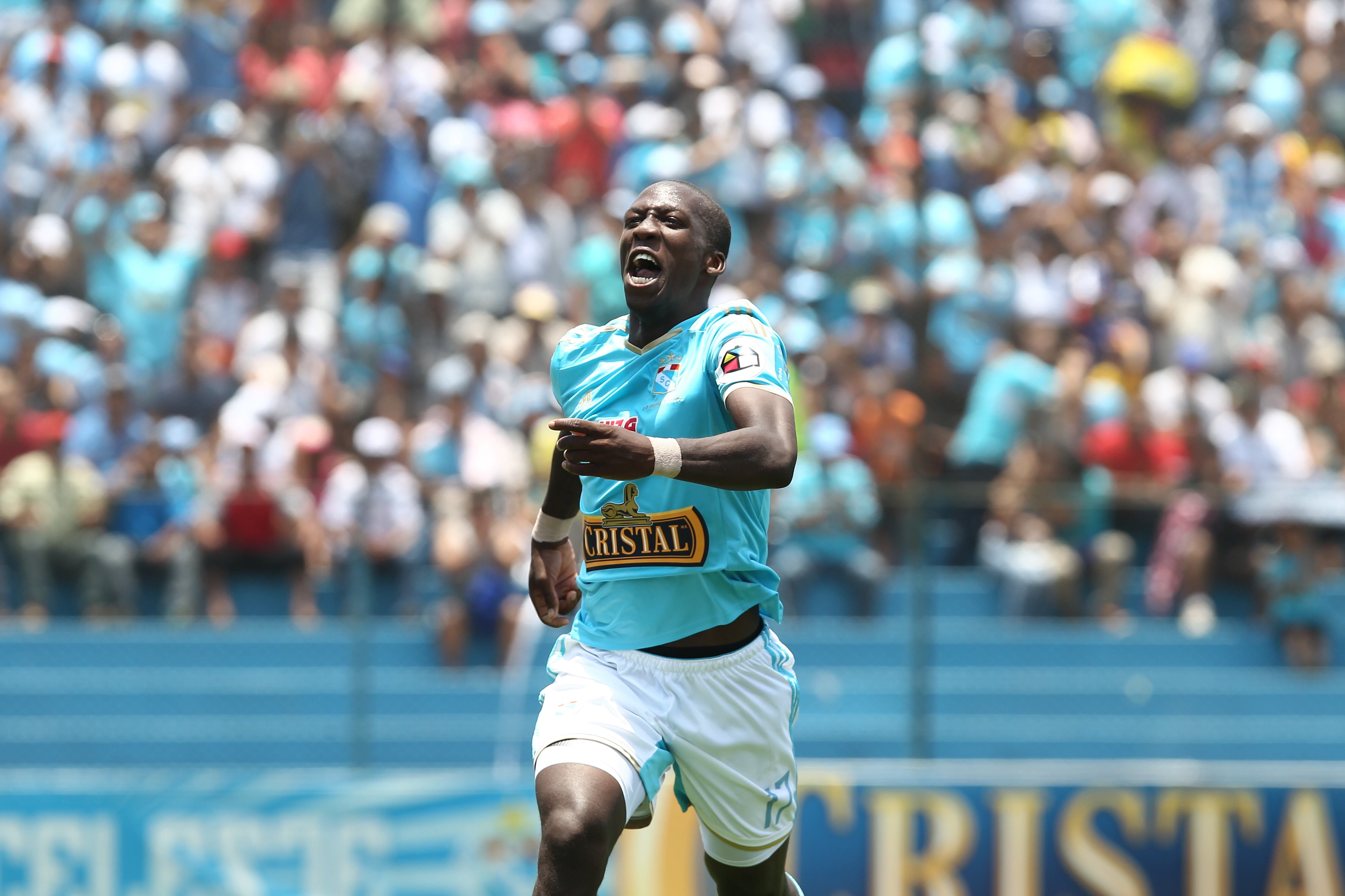 Luis Advíncula ganó dos títulos nacionales con Sporting Cristal | Foto: GEC