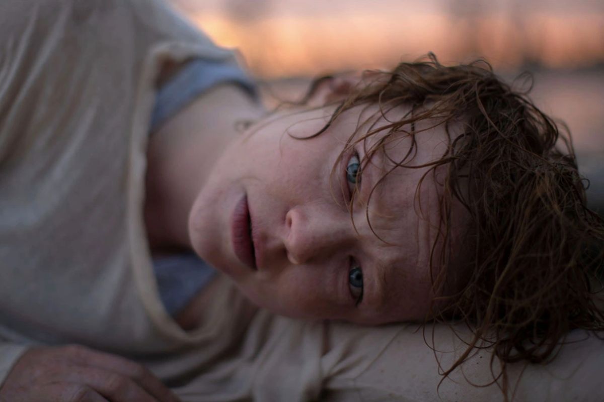 “Run Rabbit Run” está protagonizada por Sarah Snook, quien dio vida anteriormente a Shiv Roy (Foto: Netflix)