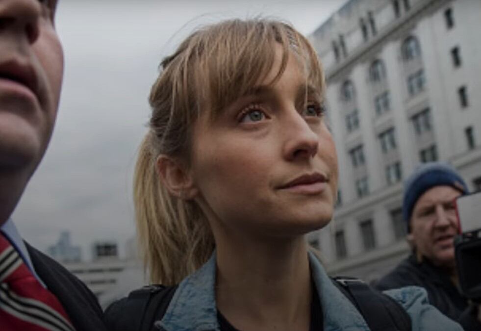 Allison Mack recuperó su libertad en el 2023 (Foto: Forbes Breaking News/YouTube)