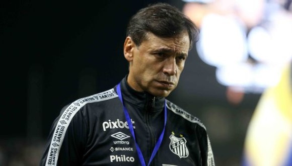 Fabián Bustos es el actual técnico de Universitario de Deportes. (Foto: EFE)