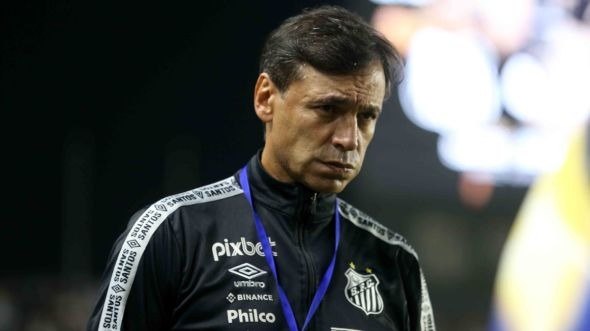 Fabián Bustos es el actual técnico de Universitario de Deportes. (Foto: EFE)