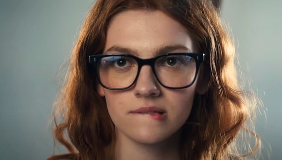 Emily Carey es la protagonista de la serie "Geek Girl", adaptación de la novela de Holly Smale (Foto: Netflix)