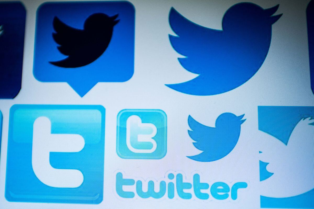 Los distintos logos de Twitter antes de la llegada de X de Elon Musk (Foto: AFP)