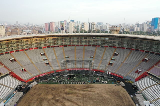 Las lamentables condiciones en las que se encuentra el gramado del Estadio Nacional. (Foto: Julio Reaño / GEC)