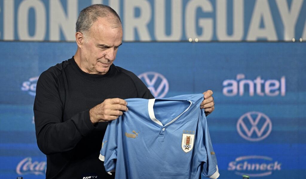 Marcelo Bielsa dirigió a Leed Unides antes de llegar a Uruguay (Foto: AFP).