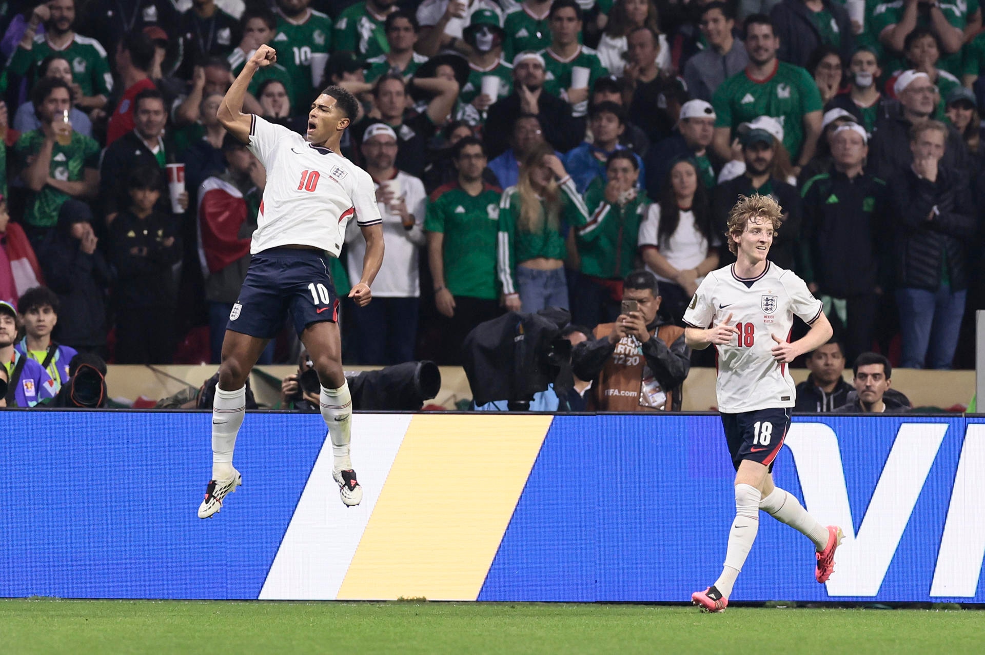 ¡Inglaterra golpea otra vez! Bellingham firma un doblete y deja contra las cuerdas a México (Foto: EFE)