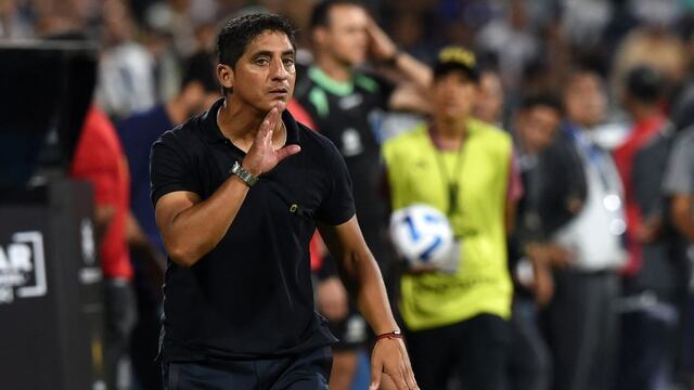 Tras retraso en la salida de Salas ante Paranaense: Conmebol advirtió a Alianza Lima