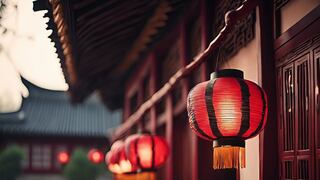El significado de la decoración en colores rojo y dorado para el  Año Nuevo Chino 2024