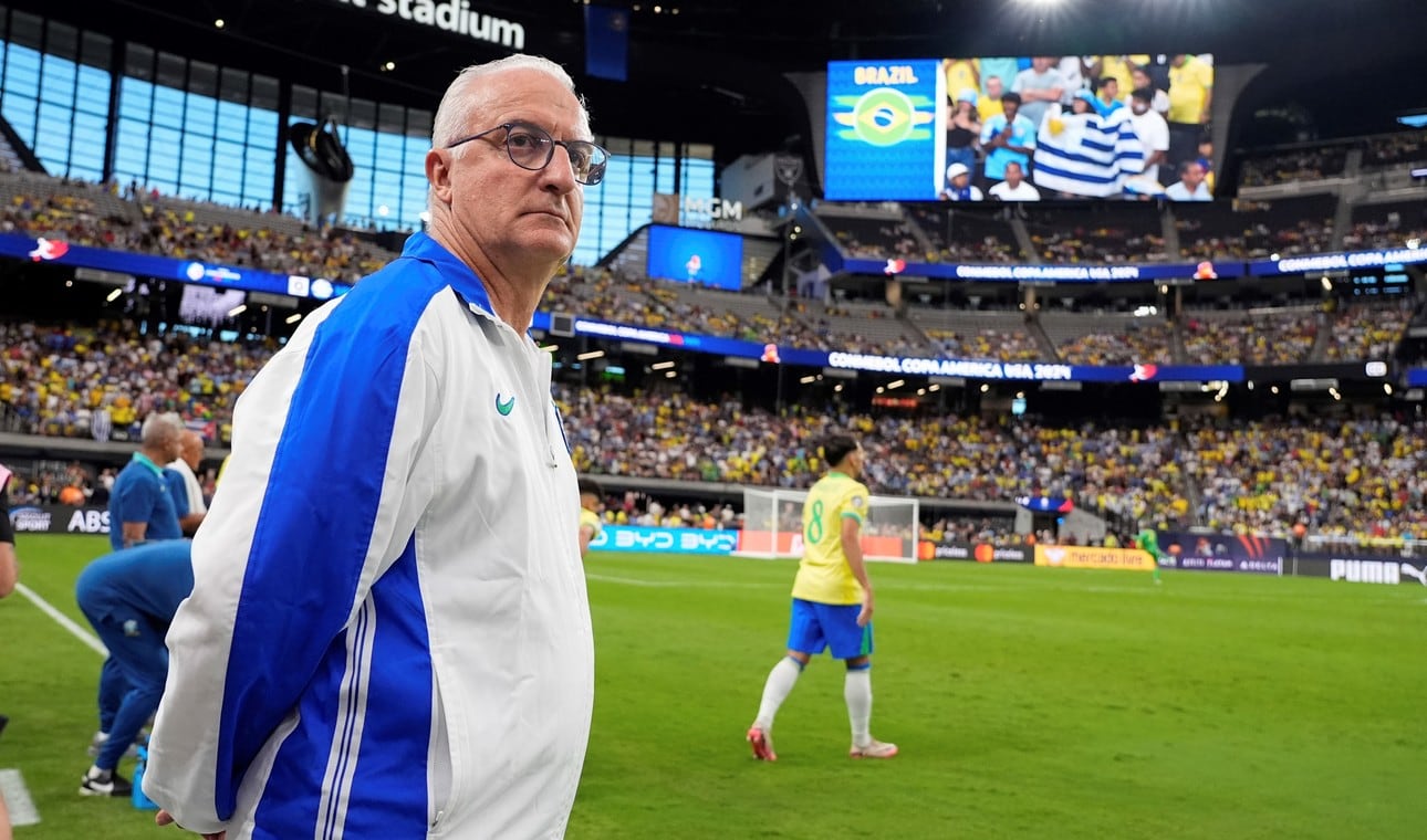 Dorival, que reemplazó al interino Fernando Diniz, acumula apenas ocho partidos como DT en Brasil. (Foto: AP)