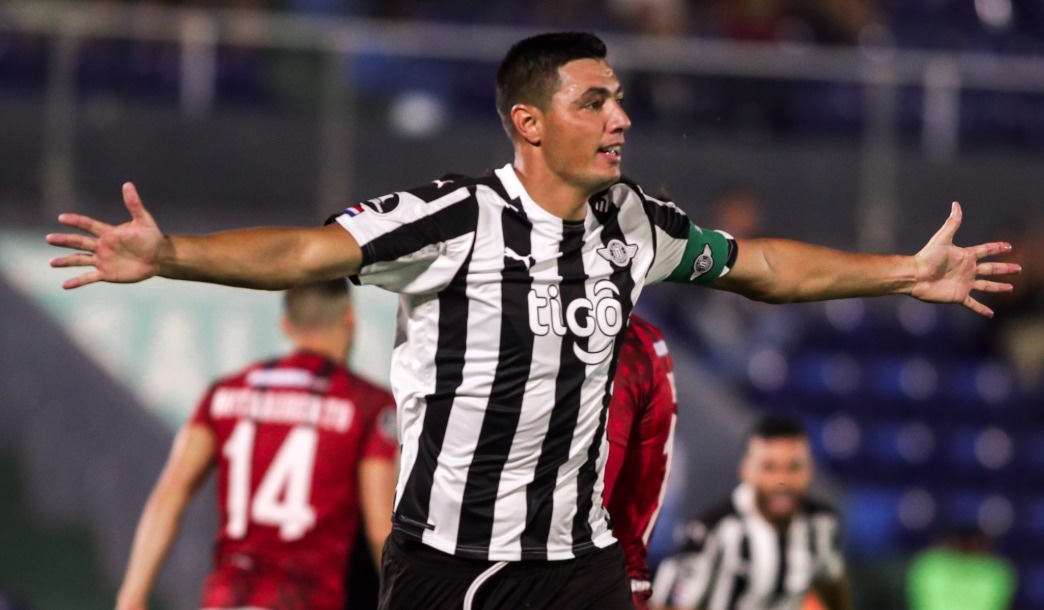 'Tacuara' Cardozo es la principal carta de gol en Libertad. (Foto: Difusión).