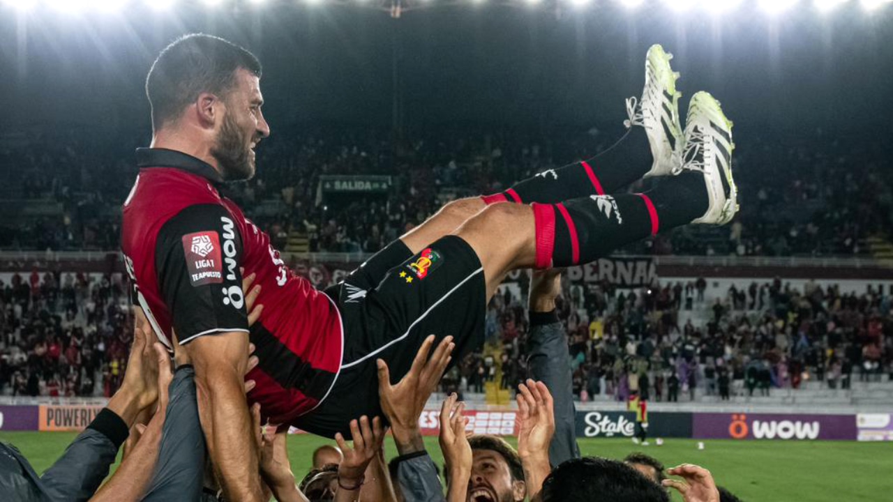 El delantero del cuadro arequipeño superó a Eduardo Márquez, como máximo goleador del equipo. (Foto: Melgar)