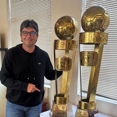 Víctor Rivera fue bicampeón nacional como entrenador, cuando dirigió a la Universidad San Martín en 2007 y 2008.