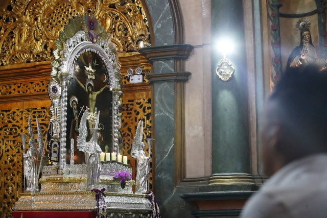 Plantel de Alianza Lima visitó el templo de Las Nazarenas, como parte de la tradición religiosa que tiene el club por el Señor de los Milagros. (Foto: jorge.cerdan/@photo.gec)