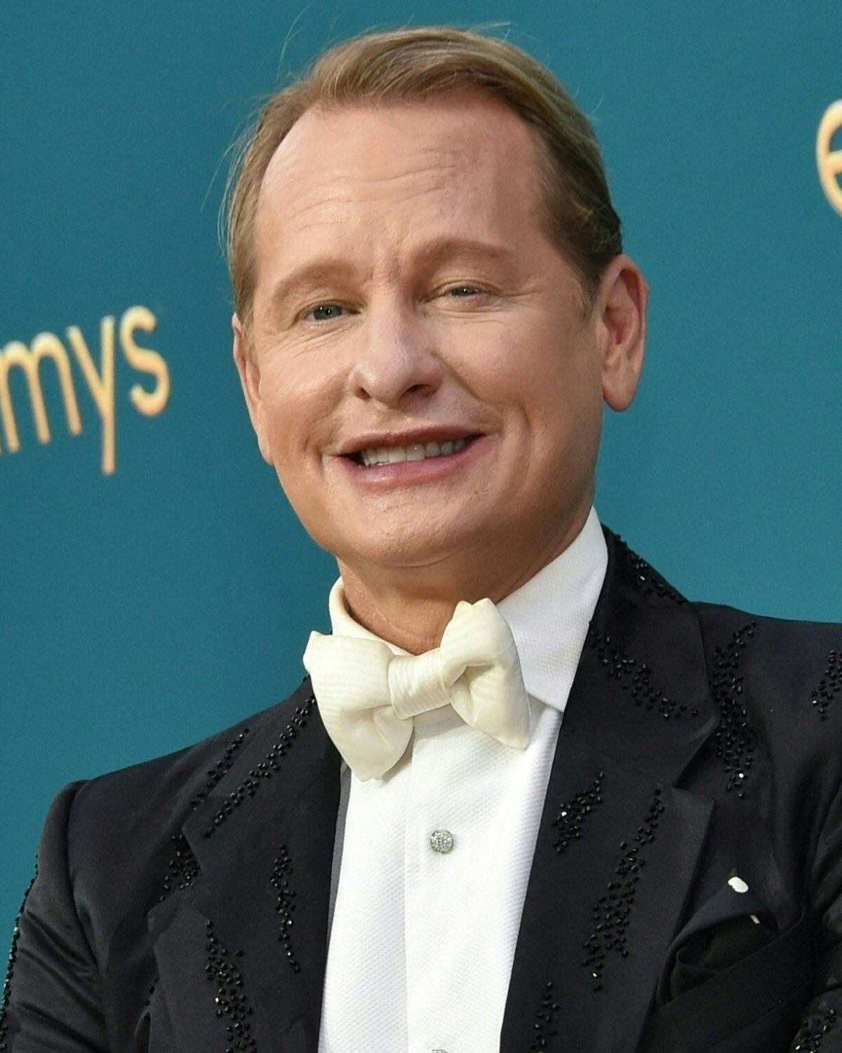 Carson Kressley forma parte de jurado de Miss Universo 2023. Aquí, llegando a la 74ª edición de los premios Emmy en el Microsoft Theatre de Los Ángeles, California, el 12 de septiembre de 2022 (Foto: Chris Delmas / AFP)