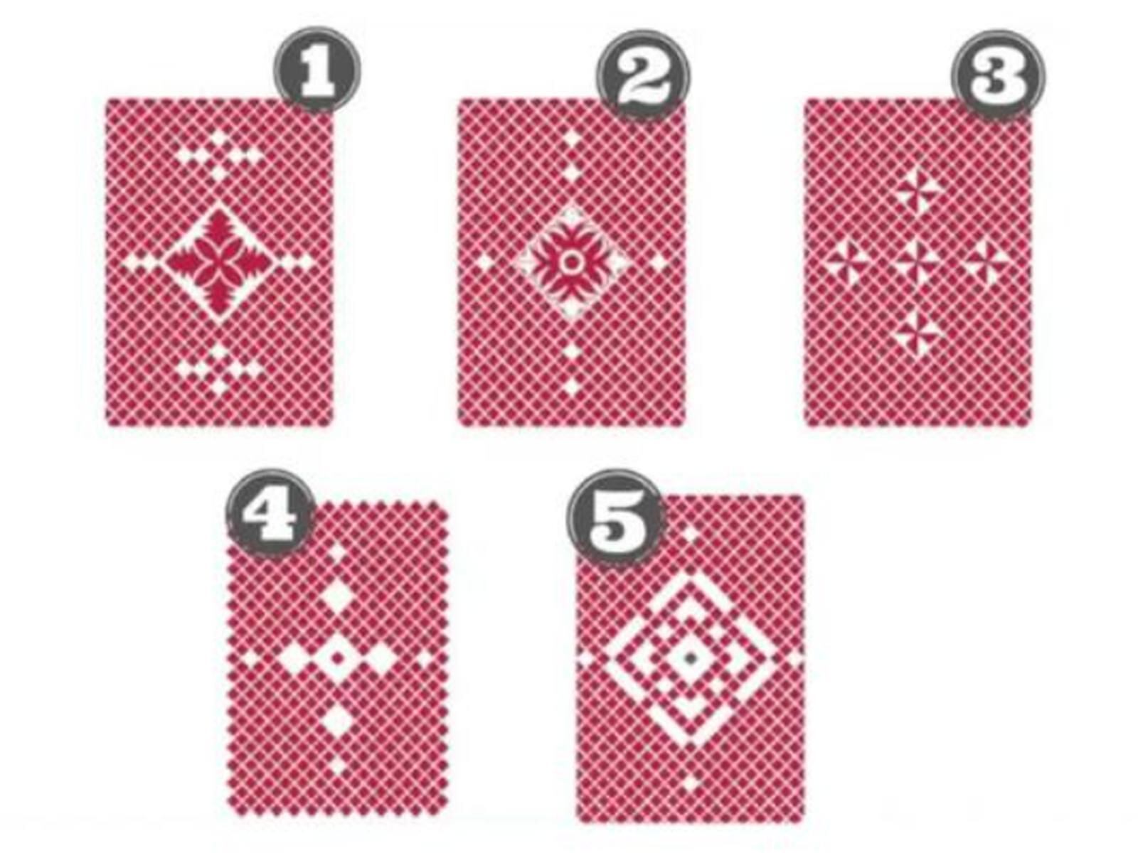 TEST VISUAL | Esta imagen te muestra cinco tarjetas diferentes. Elige una. (Foto: namastest.net)