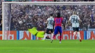 Casi se lo atajan: Messi abrió la cuenta en La Bombonera con gol de penal [VIDEO]
