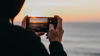 El truco para abrir la cámara tocando tres veces en la parte trasera de tu móvil Android