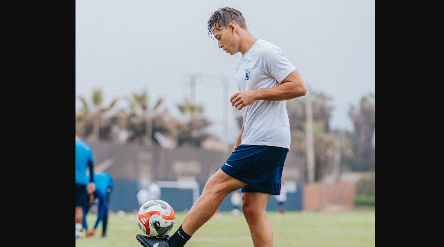 Cristian Benavente regresó a Perú, luego de seis meses desde su operación a la rodilla. (Foto: Prensa AL)