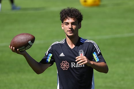 Besiktas despidió a jugador por usar Tinder: ¿qué decía su perfil y por qué no hubo match?