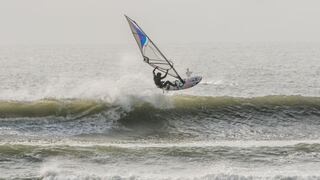 ¡A domar esas olas! William Pérez será una de nuestras cartas en el Pacasmayo Classic de Windsurf de la IWT