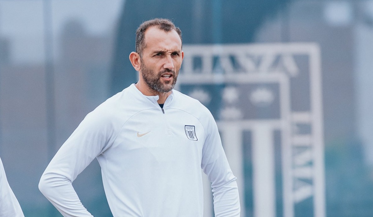 Hernán Barcos lamentó la derrota de Alianza Lima en Sullana. (Foto: Alianza Lima)