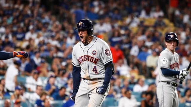 Astros vencen a Dodgers por 5-3 y ponen la SerieMundial 2-1 a su favor