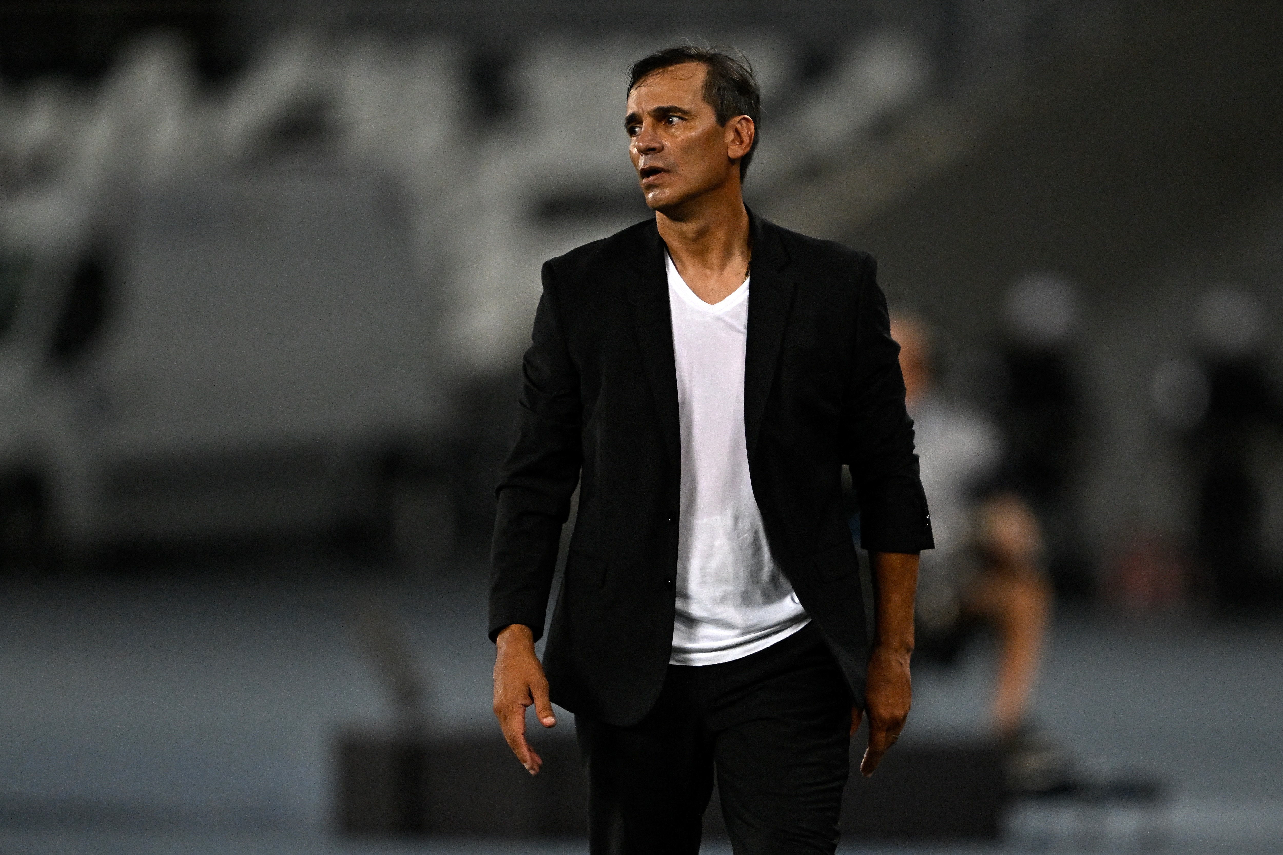 Fabián Bustos perdió su primer partido con Universitario. (Foto: MAURO PIMENTEL / AFP)