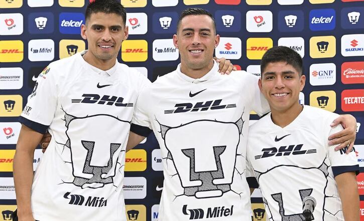 Piero Quispe junto a Guillermo Martínez y Rogelio Funes Mori, presentados a principios del 2024. (Foto: Pumas)
