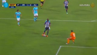 Sporting Cristal: Patricio Álvarez le ganó duelo a Carlos Ascues con tremenda tapada [VIDEO]