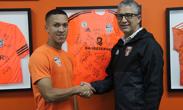 Jean Carlos López juega en Real Santa Cruz. Su valor es de 75 mil euros. (Foto: Difusión)