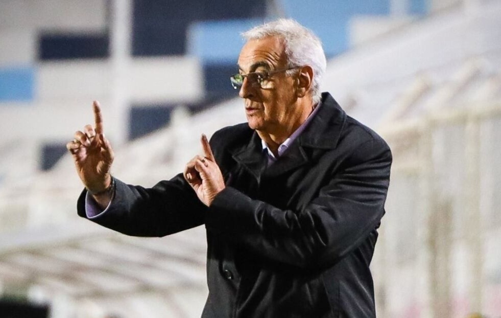 Jorge Fossati conversó con los medios de comunicación tras la derrota de Universitario. (Foto: Cusco FC)