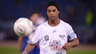 Ronaldinho tiene ofertas para regresar al fútbol, según su representante